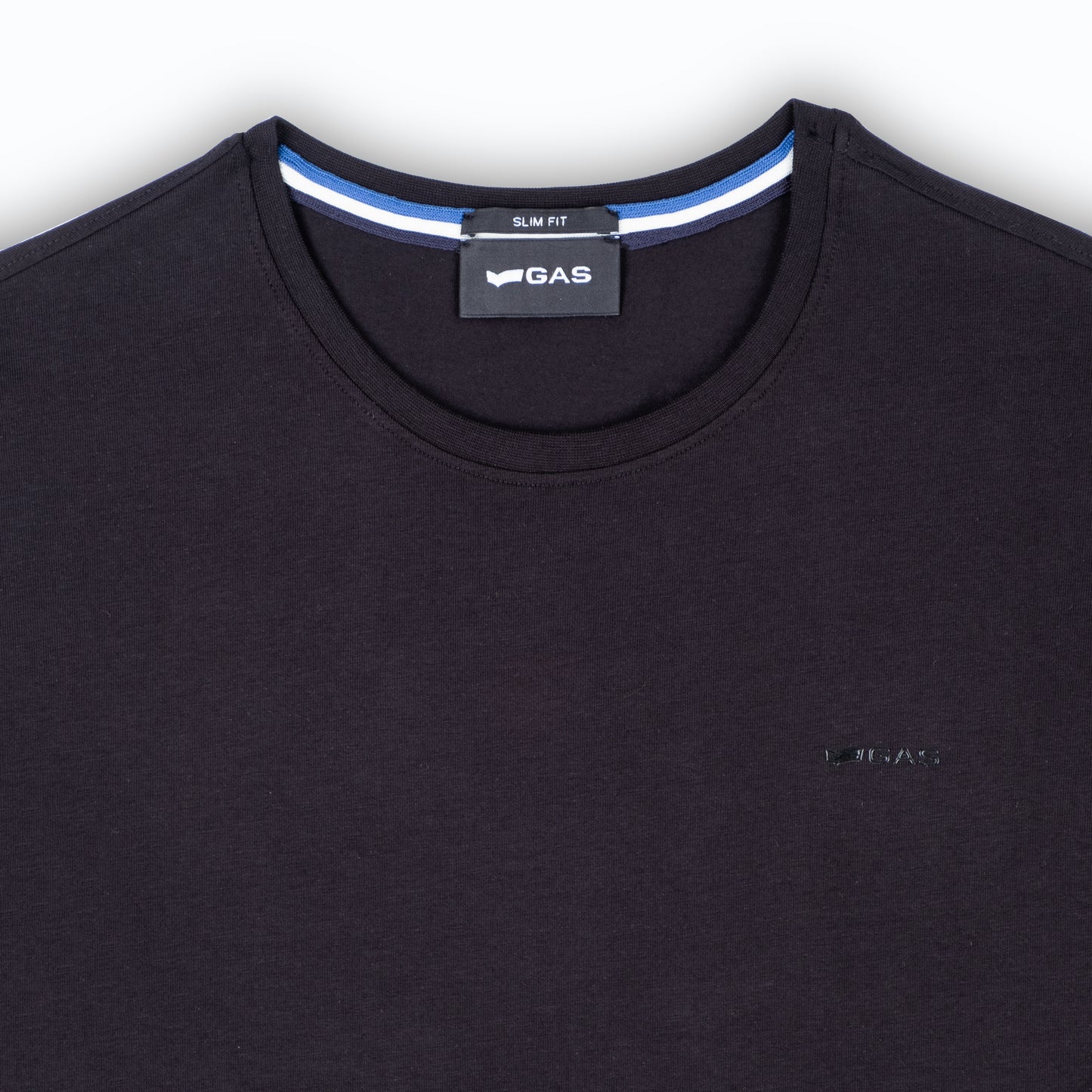 T-Shirt Homem Gas Preta com Logotipo Discreto