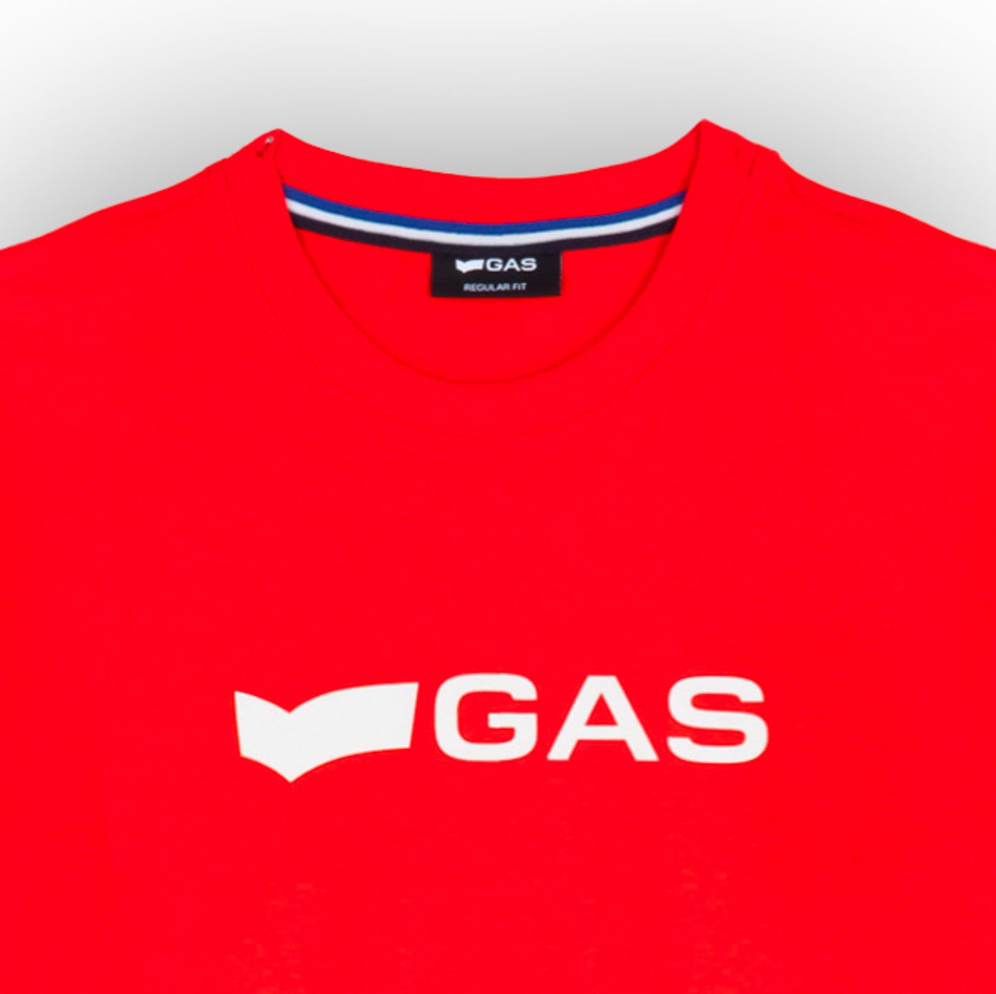 T-shirt Homem GAS Vermelho com Logo Frontal Minimalista em Algodão