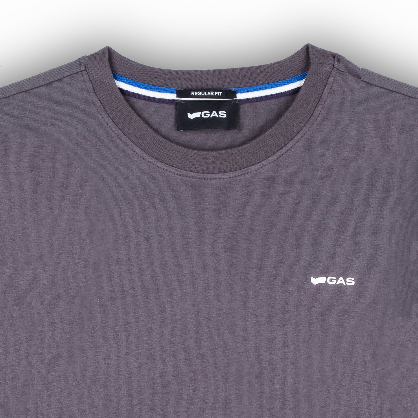 T-Shirt Homem Gas Cinza com Logo Discreto