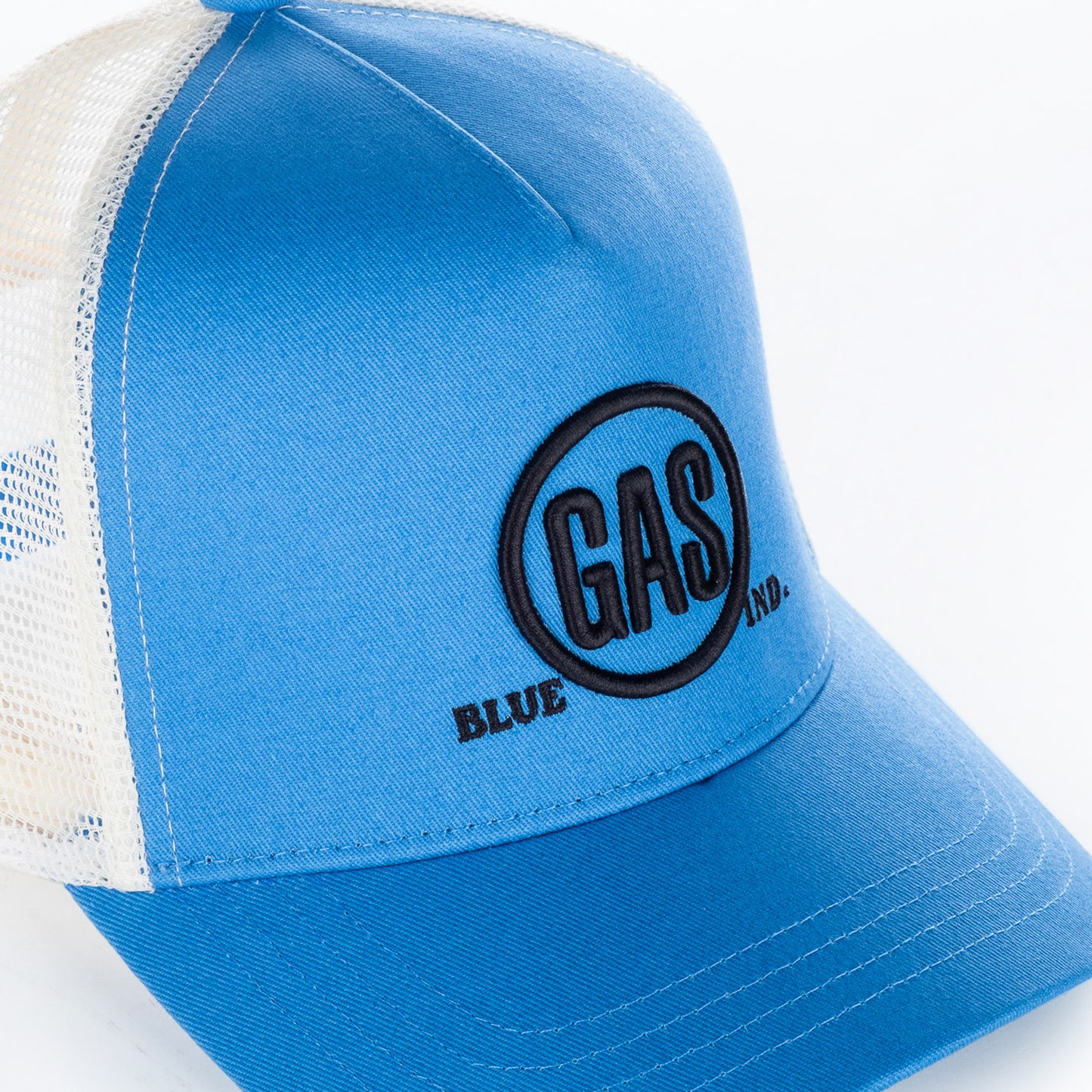 Boné GAS Azul Claro com Logo Frontal Bordado e Design Clássico