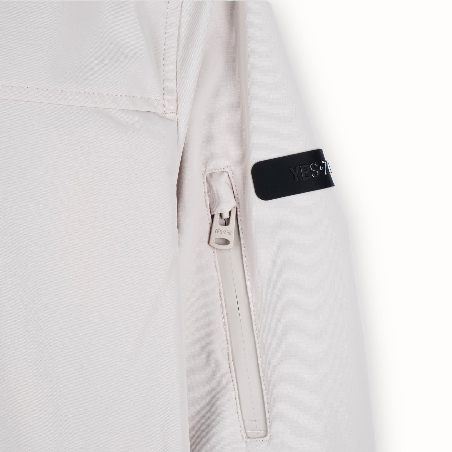 Casaco Homem Yes Zee Branco Bomber com Fecho Zip e Bolsos Frontais