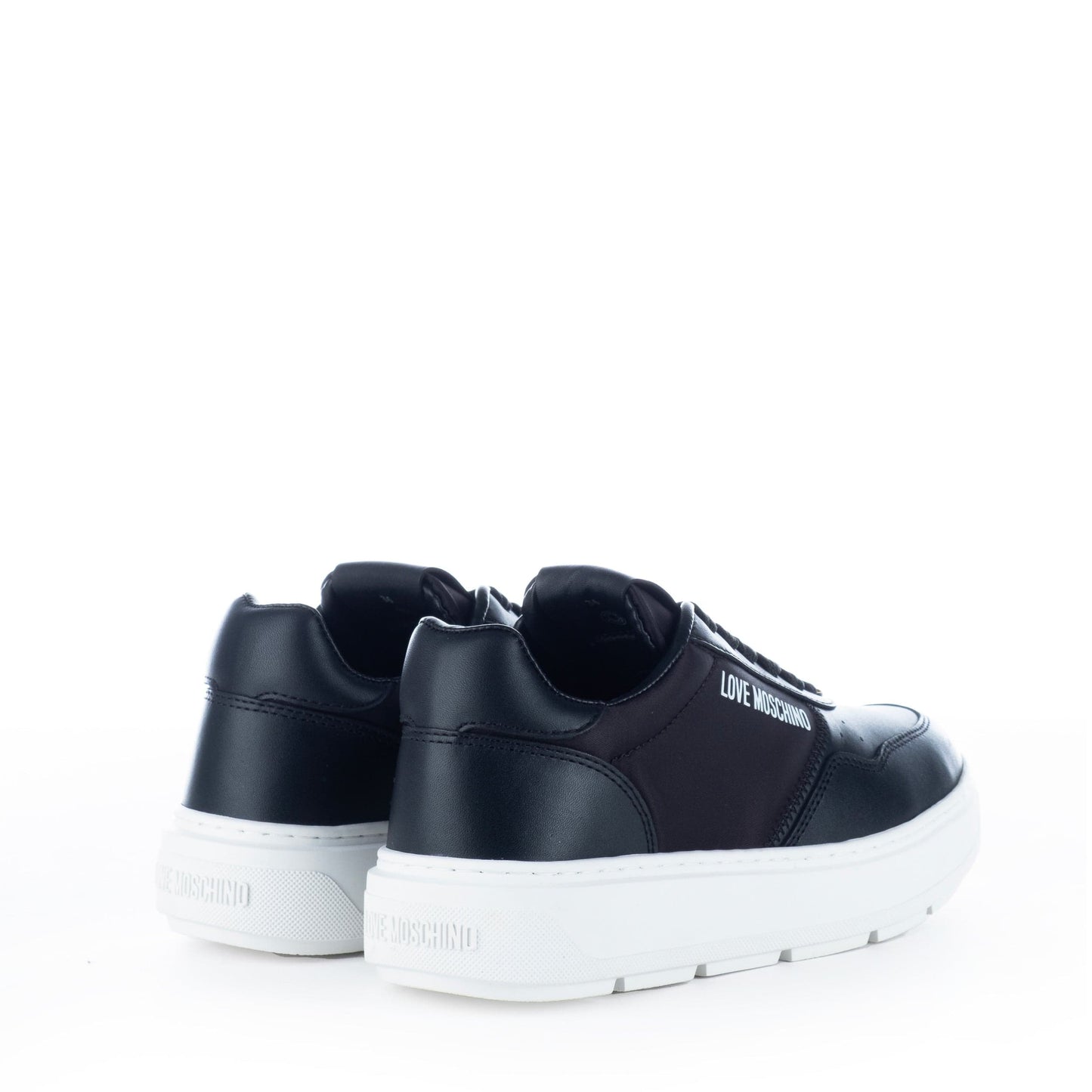 Ténis Mulher Love Moschino pretos com sola Branca