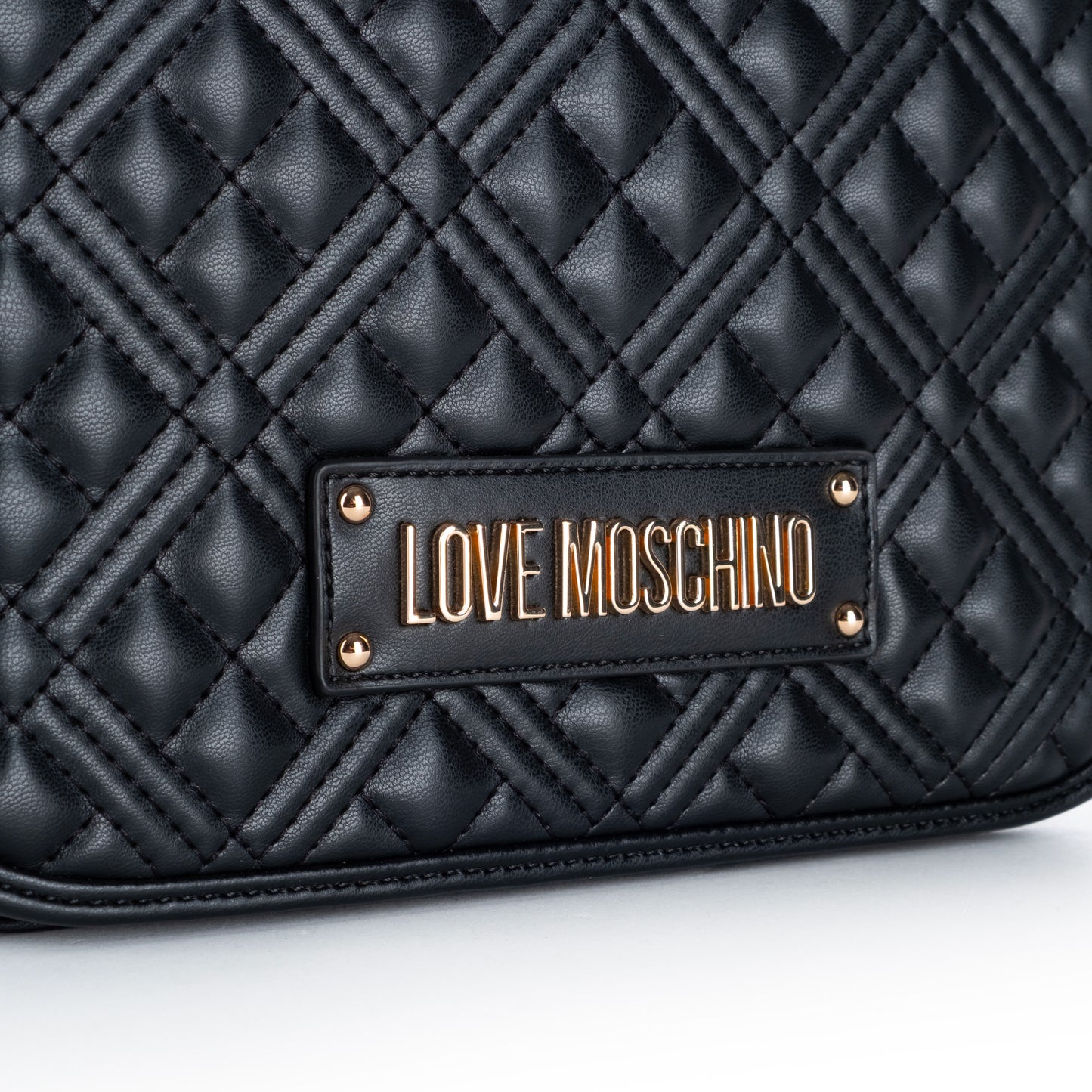 Bolsa de Ombro Love Moschino Preta Corrente Dourada