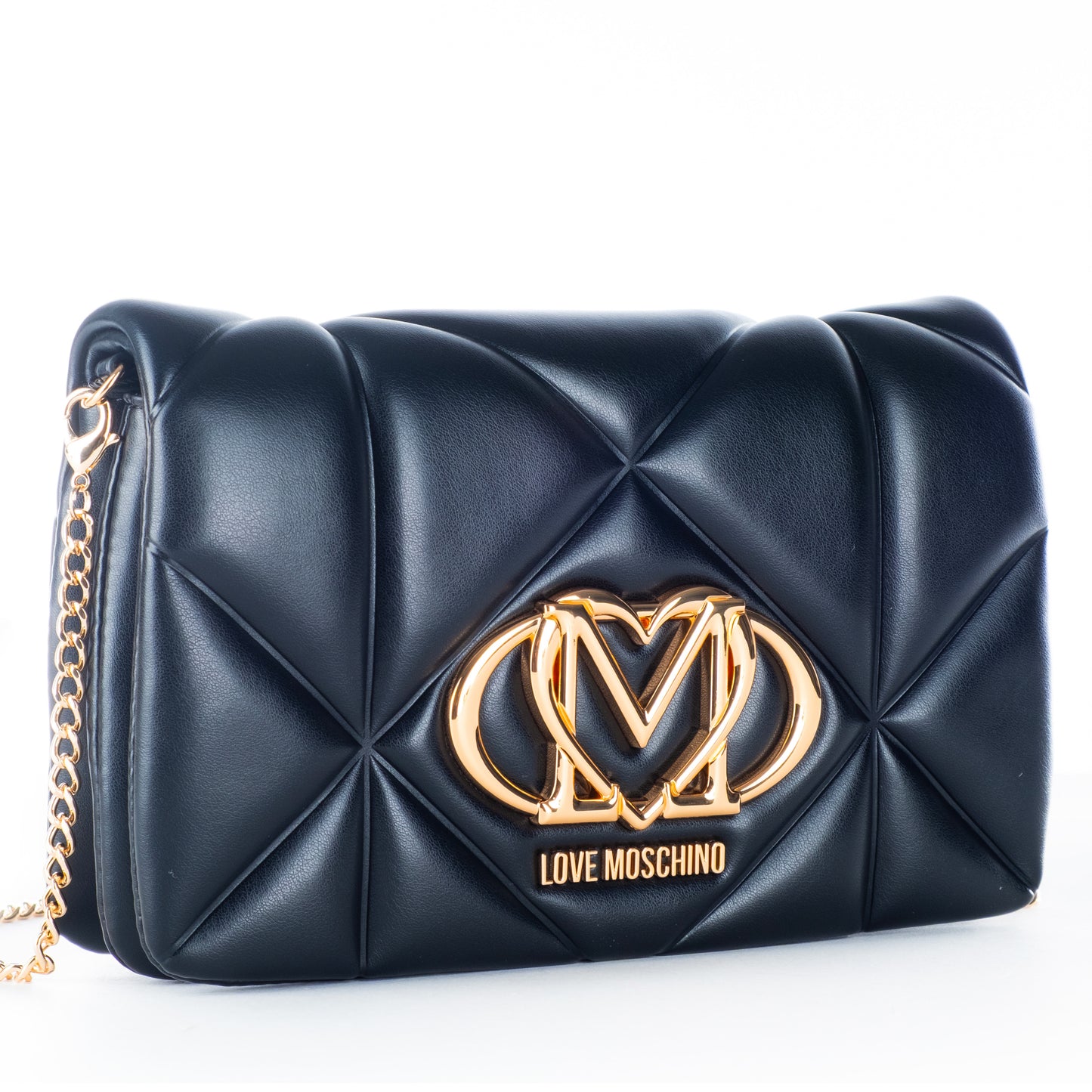 Bolsa Tiracolo Love Moschino Preta Matelassê com Logo Dourado e Alça Corrente Ajustável