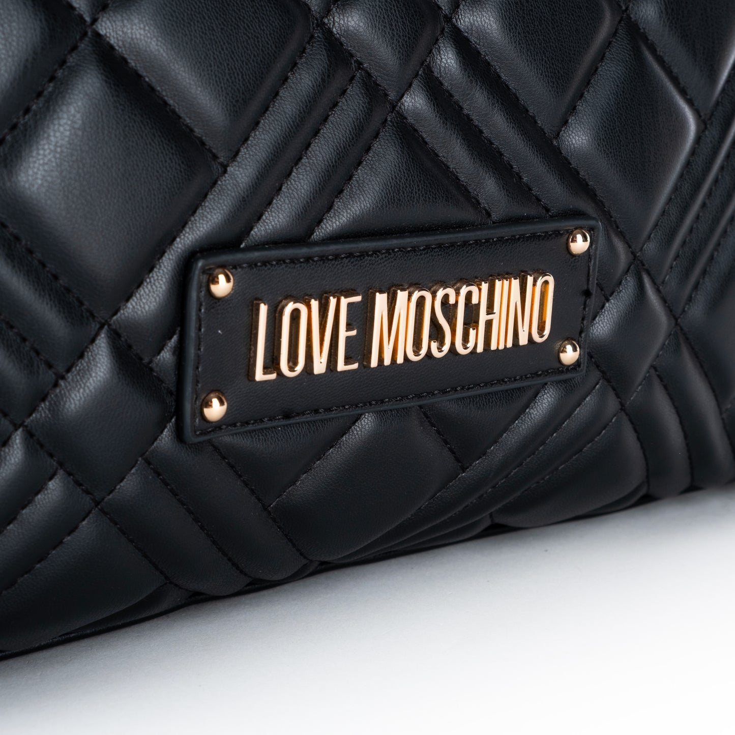 Bolsa Satchel Love Moschino Preta com Detalhe Dourado