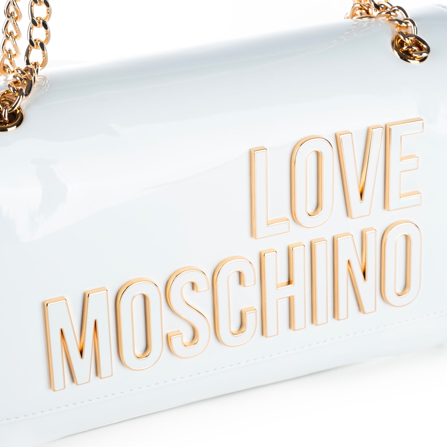 Bolsa Tiracolo Love Moschino Branca com Logo Dourado e Acabamento Brilhante