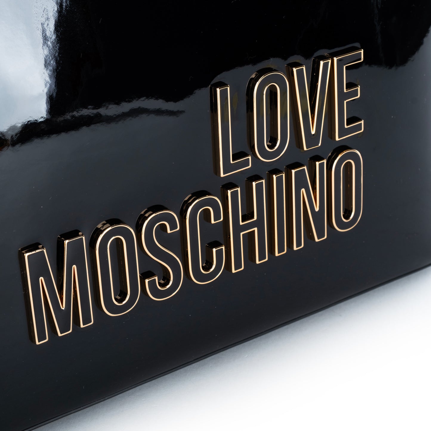 Bolsa Tote Love Moschino Preta com Logo Dourado e Alça de Ombro