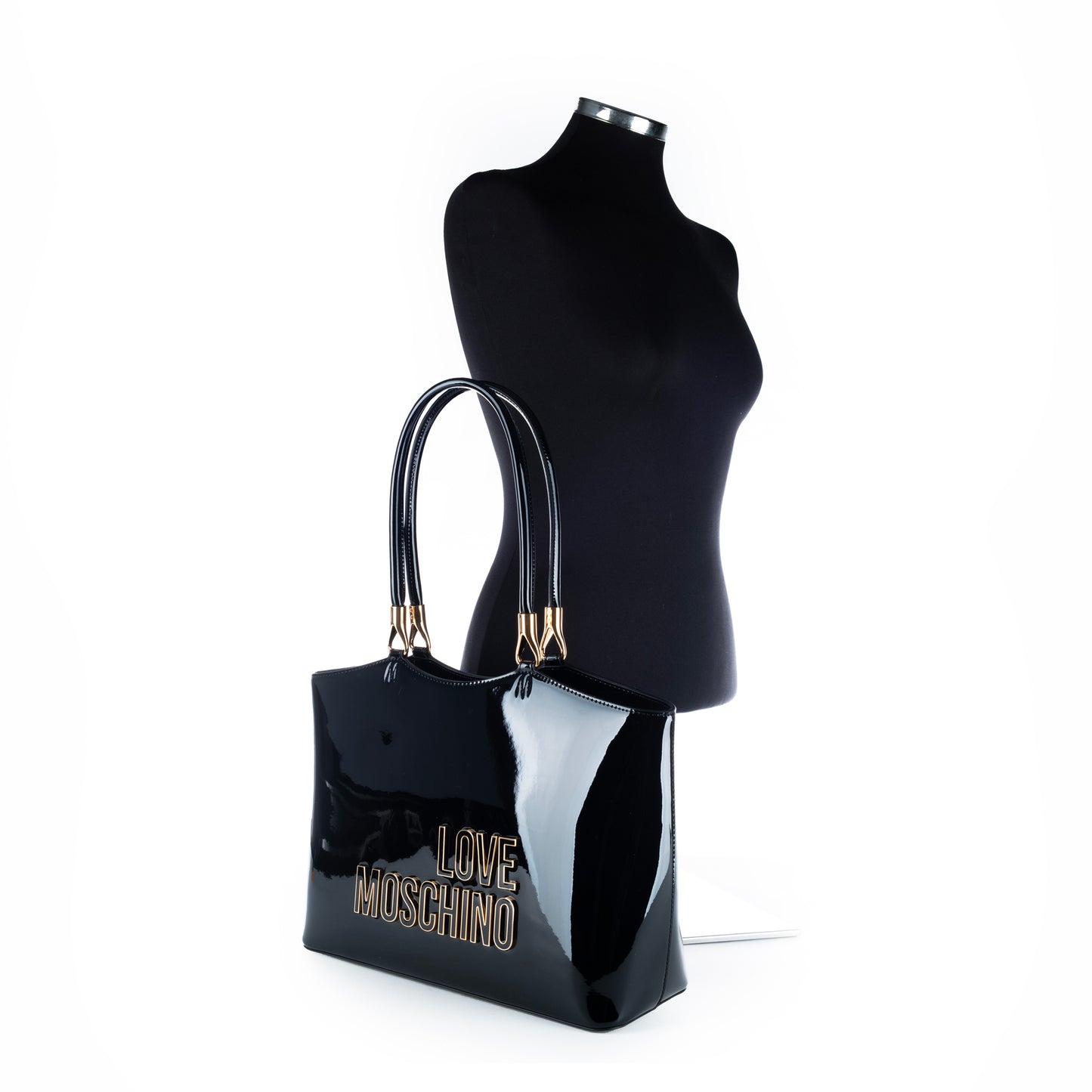 Bolsa Tote Love Moschino Preta com Logo Dourado e Alça de Ombro