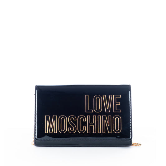 Bolsa Tiracolo Love Moschino Preta Verniz com Logo Dourado e Alça Corrente
