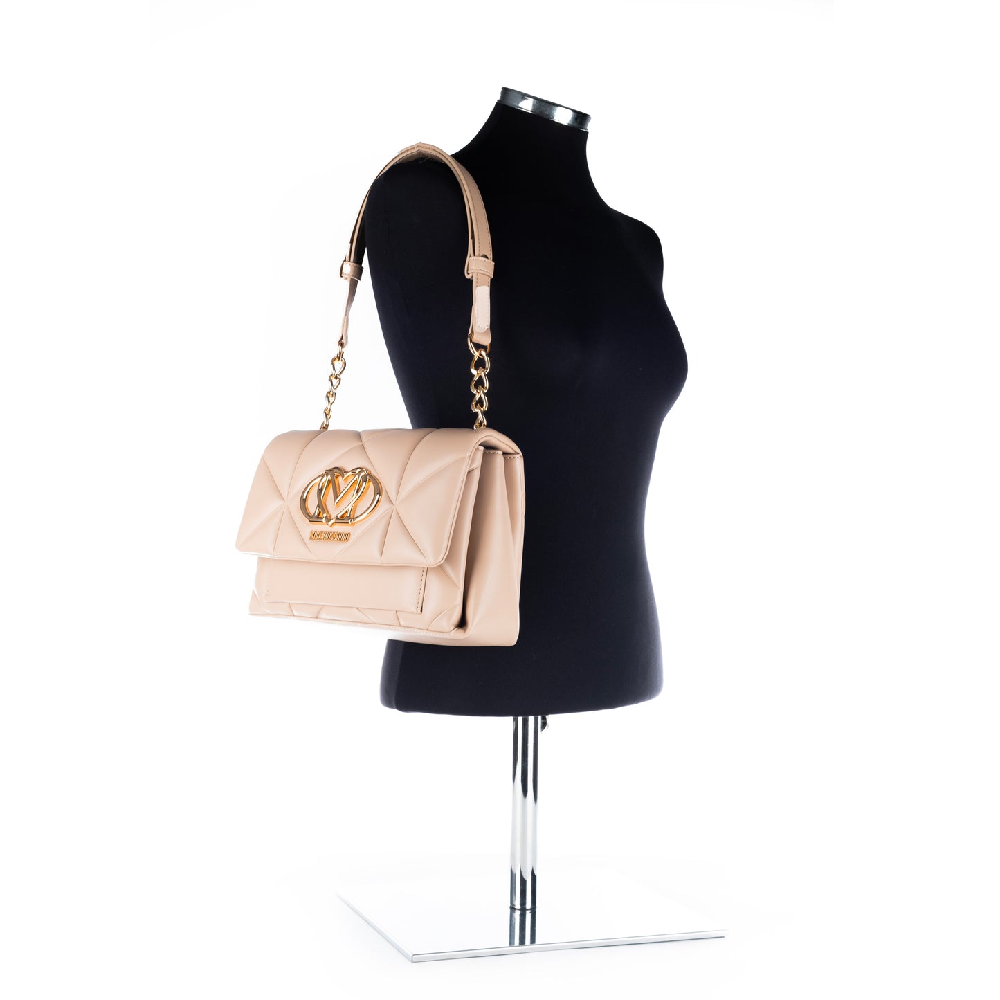 Bolsa Tiracolo Love Moschino Bege Matelassê com Logo Dourado e Corrente
