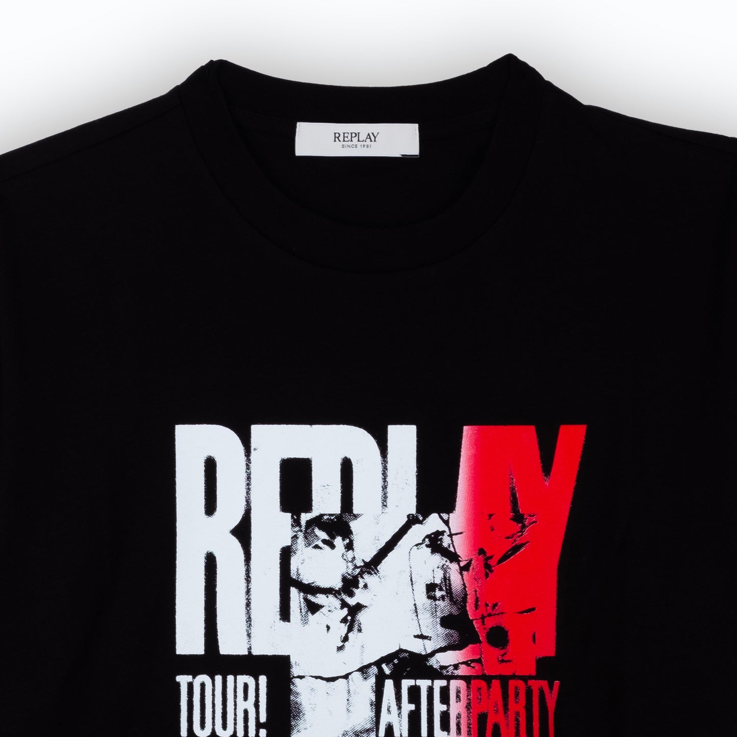 T-Shirt Homem Replay Preta com Estampa Tour