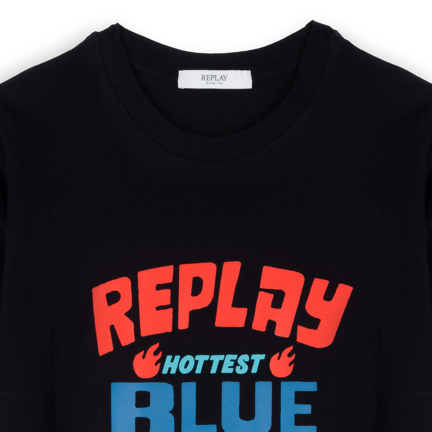 T-Shirt Homem Replay Preta com Estampado Frontal Azul e Vermelho
