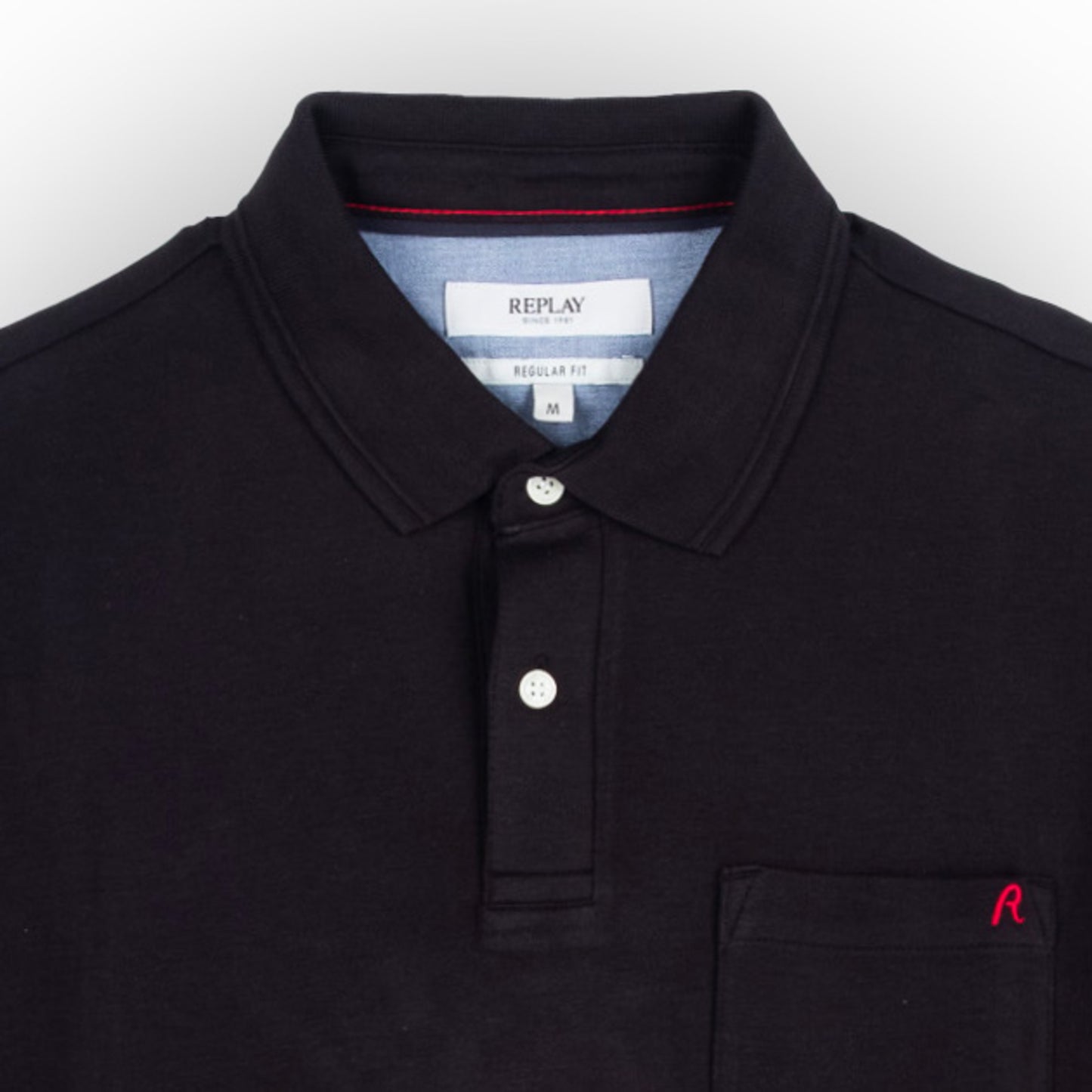 Polo Homem Replay Preto com Logo Bordado e Detalhe Contrastante na Gola