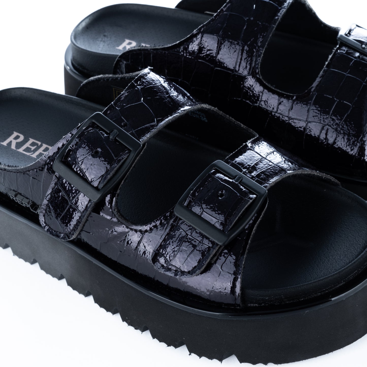 Sandálias Femininas Replay Pretas com Fivelas e Plataforma