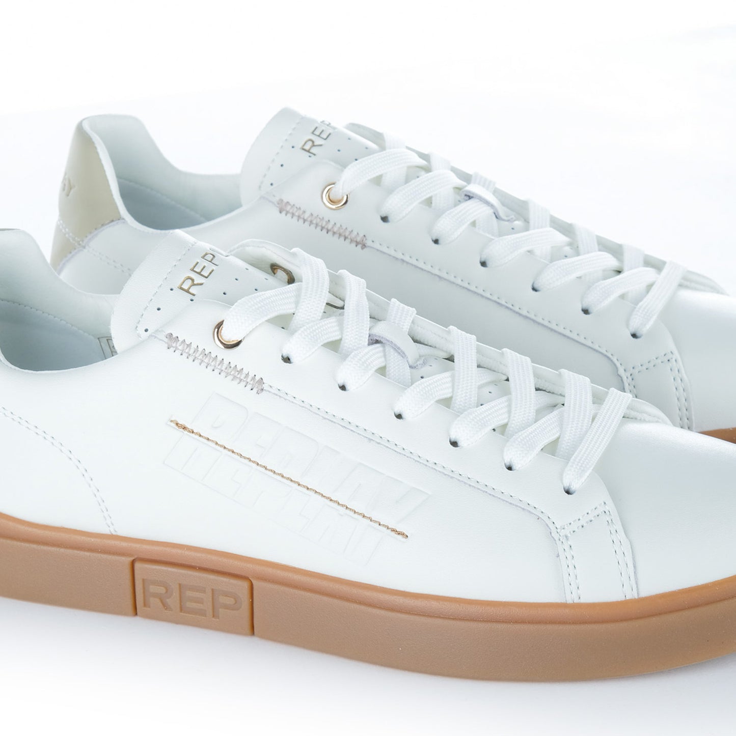 Ténis Homem Replay Branco com Sola Camel e Detalhes Bege