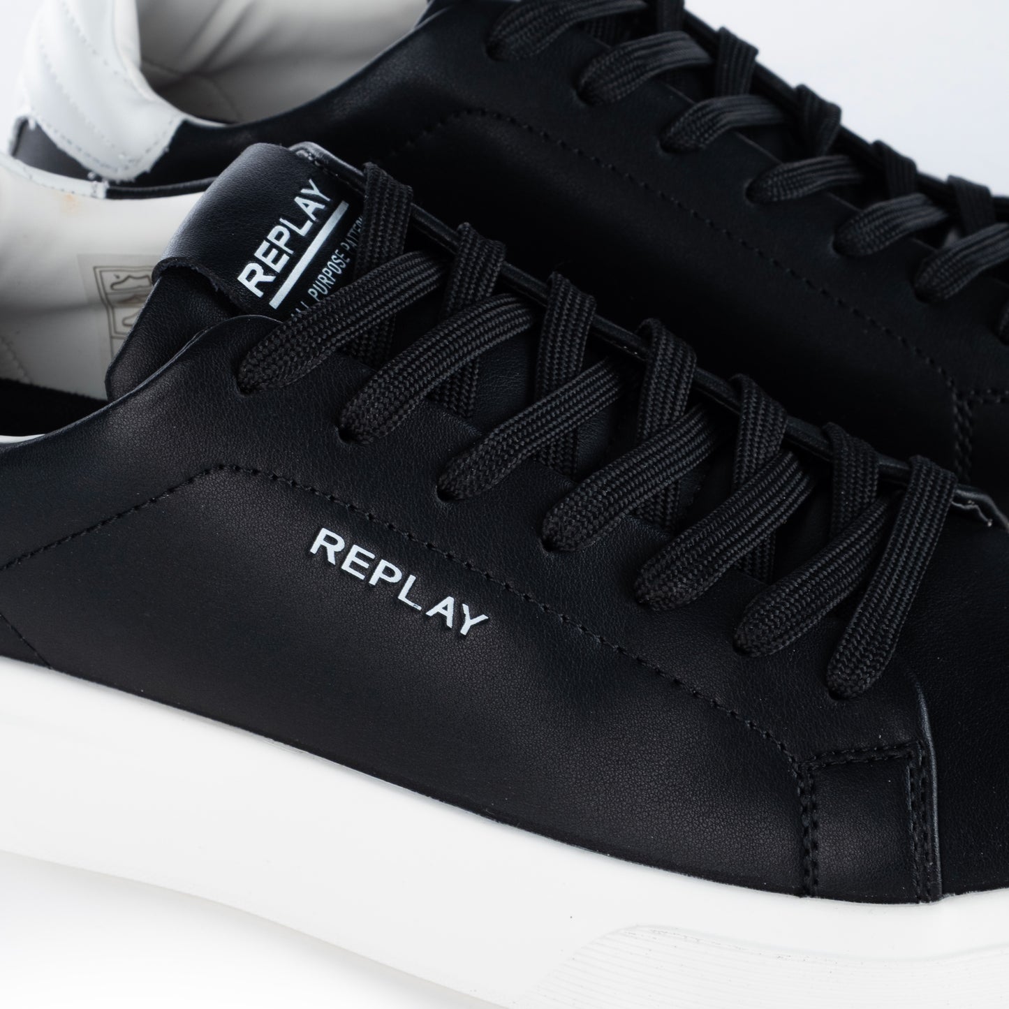 Ténis Homem Replay Preto e Branco de Couro Moderno