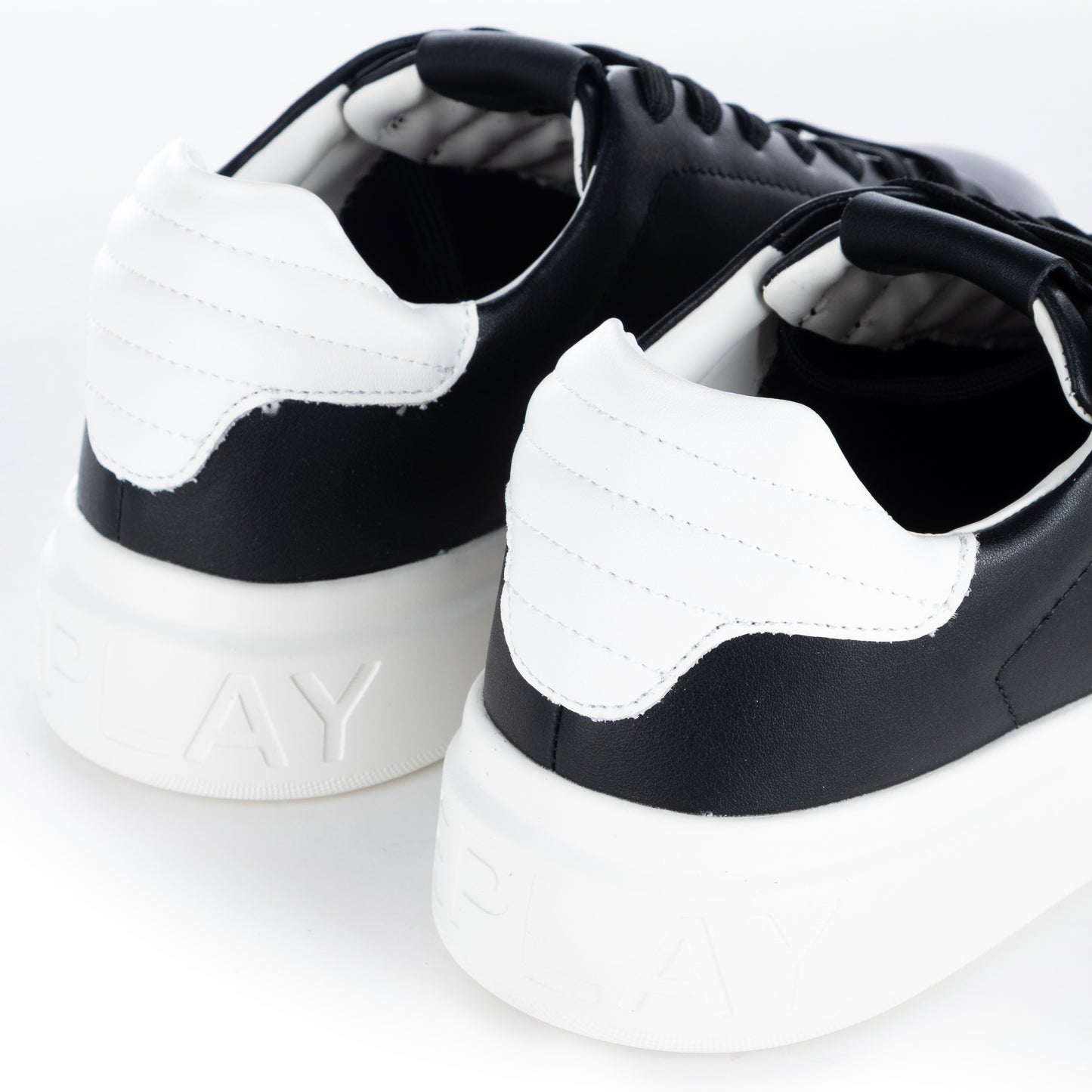 Ténis Homem Replay Preto e Branco de Couro Moderno