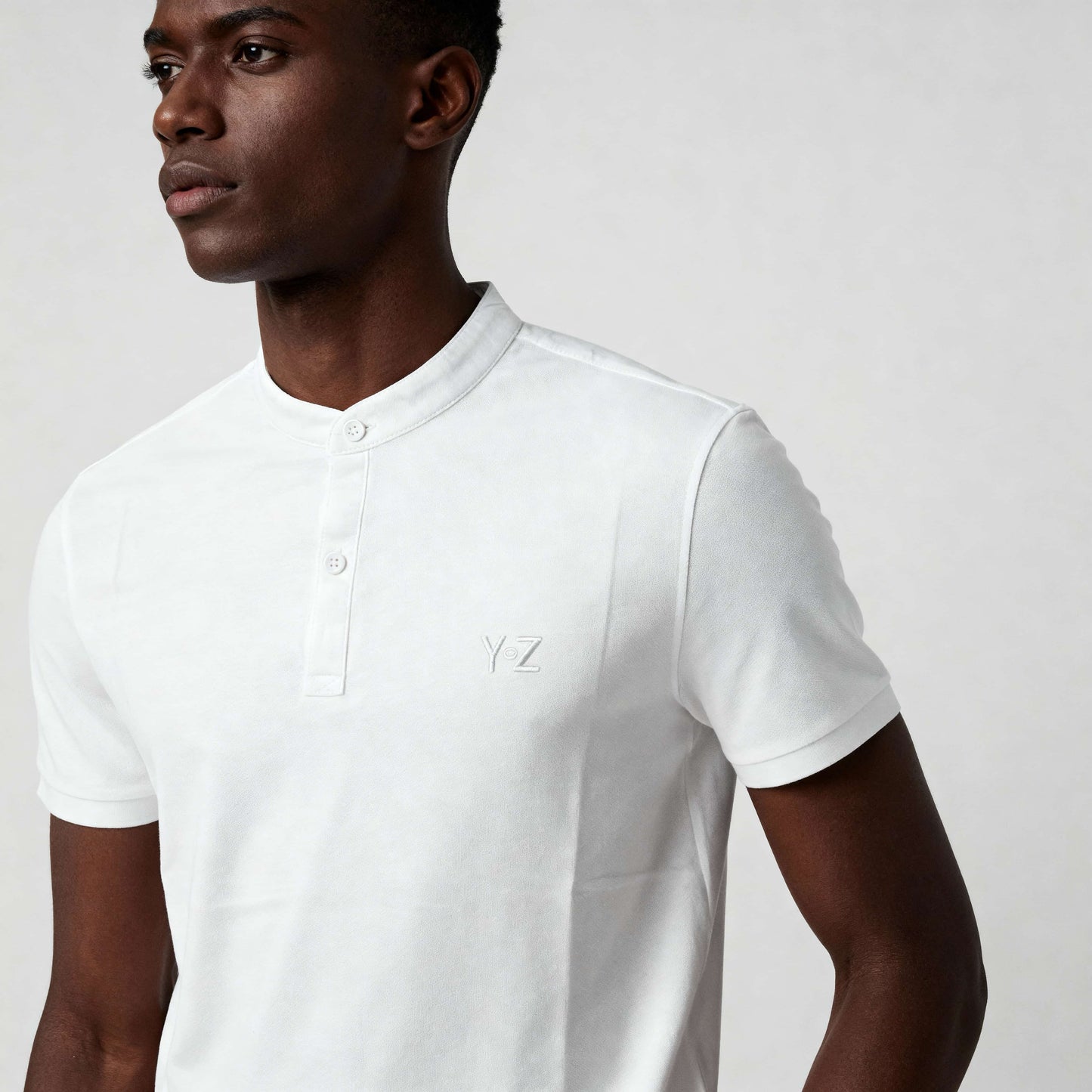 T-Shirt Homem Yes Zee Branco Gola Redonda