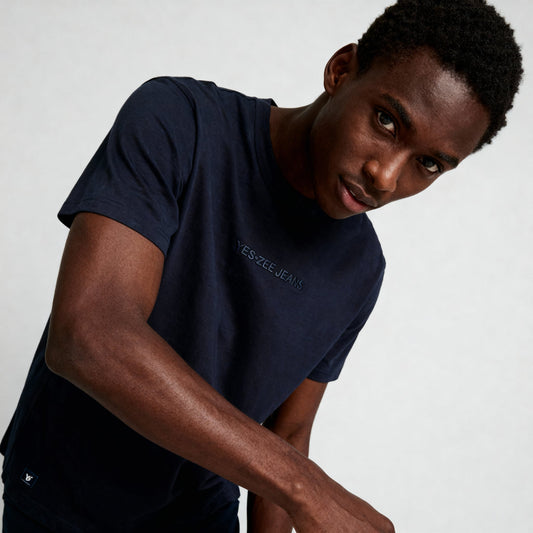 T-shirt Homem Yes Zee Preta com Logo Discreto