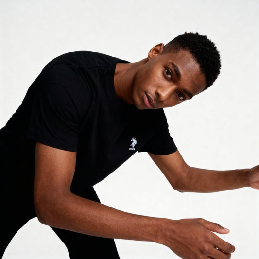 T-Shirt Homem US Polo Preta com Logo Discreto