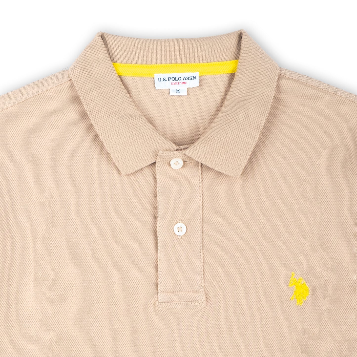 Polo Homem US Polo Bege com Logo Bordado no Peito e Gola Clássica